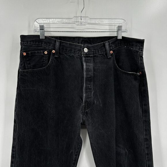 LEVI'S Men's 501 Black Vintage Wash Button Fly Straight Leg Denim Jeans 40 x 32 - Picture 3 of 8